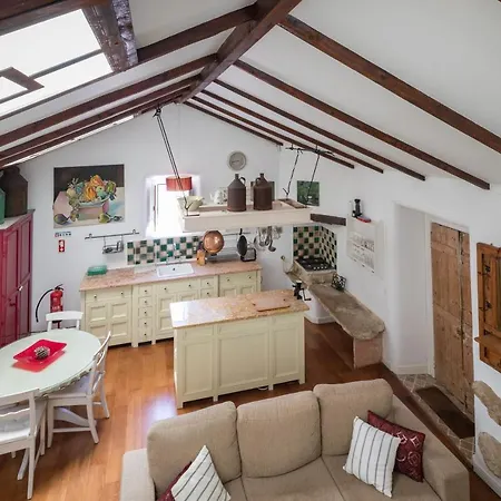 Stone-and-style With Shared Heated Pool *