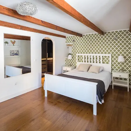 Stone-and-style With Shared Heated Pool Sintra